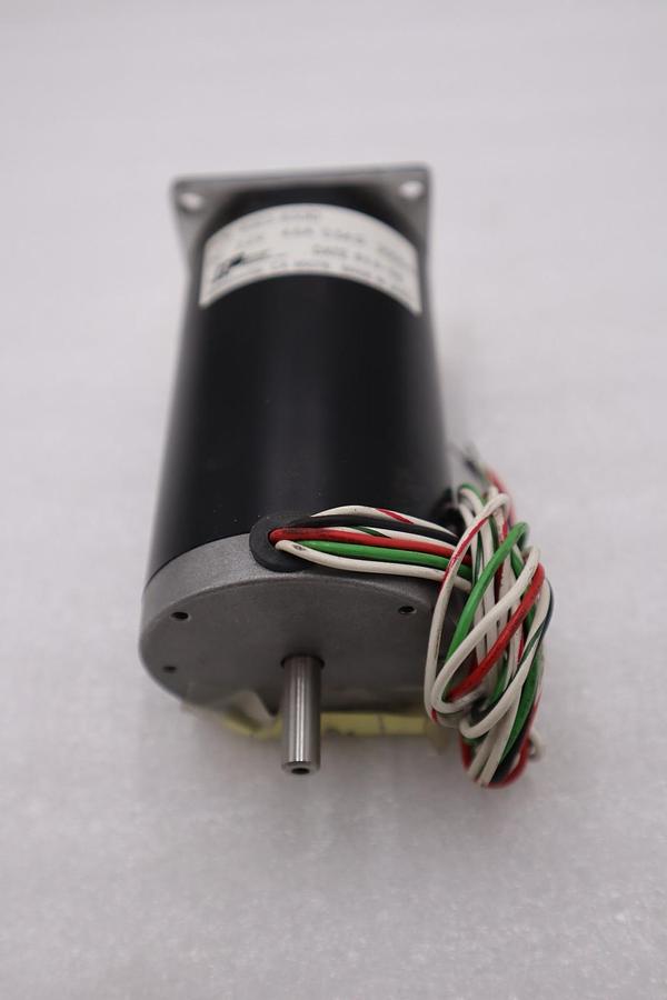 Used APPLIED MOTION PRODUCTS 4023-833D 2 PHASE STEPPER MOTOR STOCK H962A