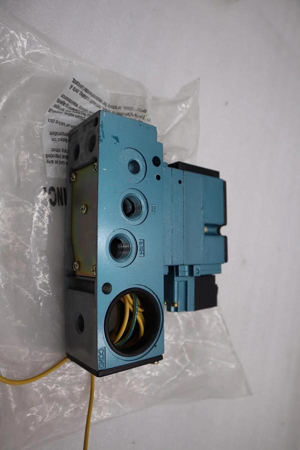 Used MAC 82A-AC-CKA-TM-DAA2-2DA-9 SOLENOID VALVE 82 SERIES 4-WAY STOCK H1459