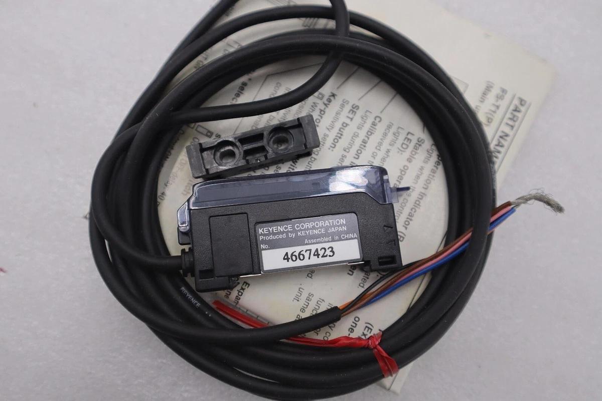 NEW OPEN BOX KEYENCE FS-T1 Fiber Optic Sensors FST1 STOCK 613-D