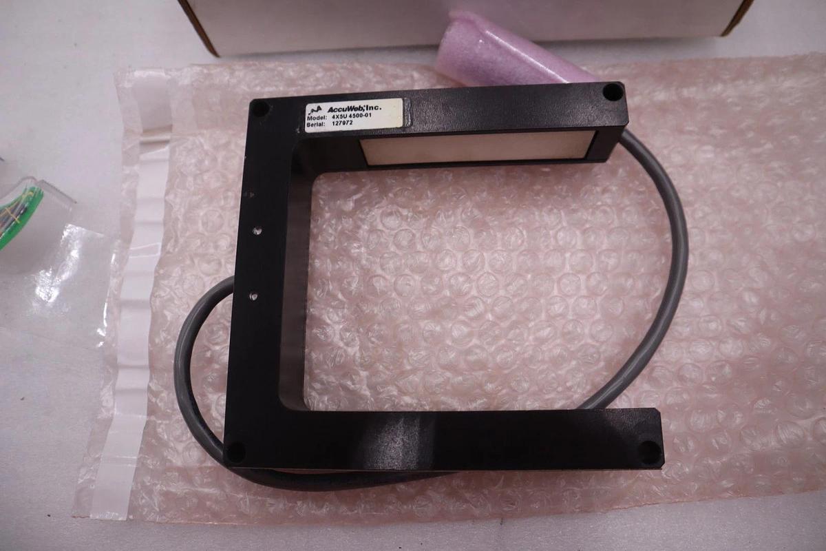 Used AccuWeb 4X5U 4500-01 Point Source web guide edge sensor STK 3584A