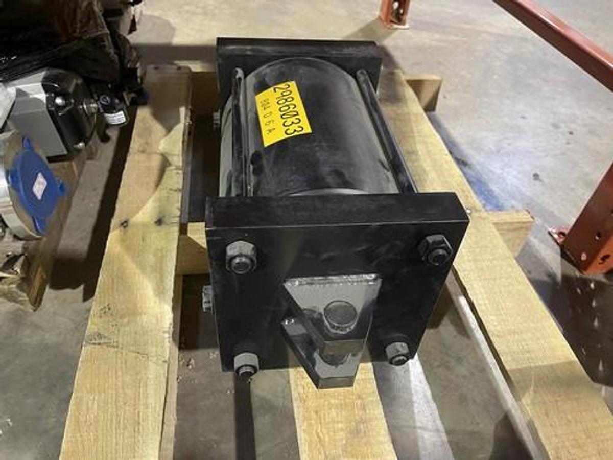 Used AUTOMATIC HANDLING PNEUMATIC CYLINDER AHI-164963 250 PSI STOCK 3525