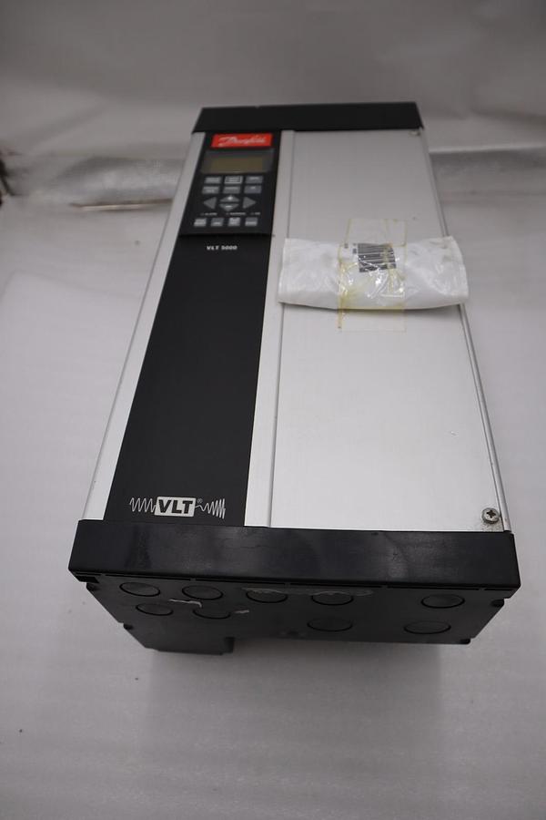 NEW DANFOSS VLT5006 PT5C54STR3DLF00A00C0 175Z0293 VARIABLE SPEED DRIVE #H1106