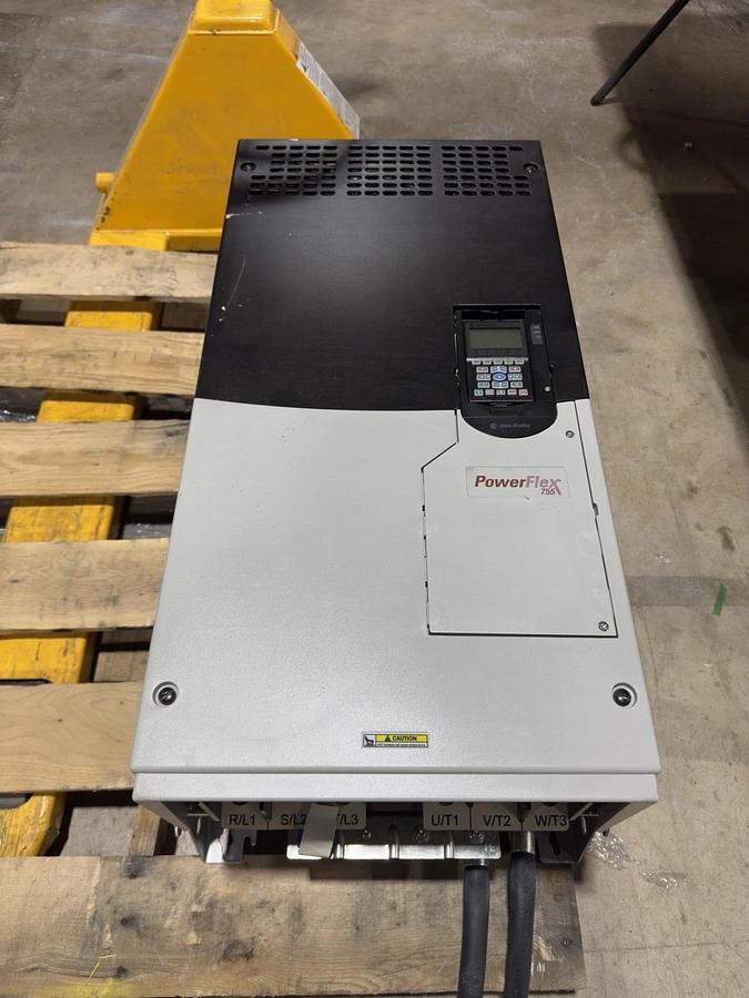 Used ALLEN BRADLEY 20GWANC415AN6VNHN8-RW AC DRIVE LIQUID COOLED 3 PHASE OUTPUT #S683