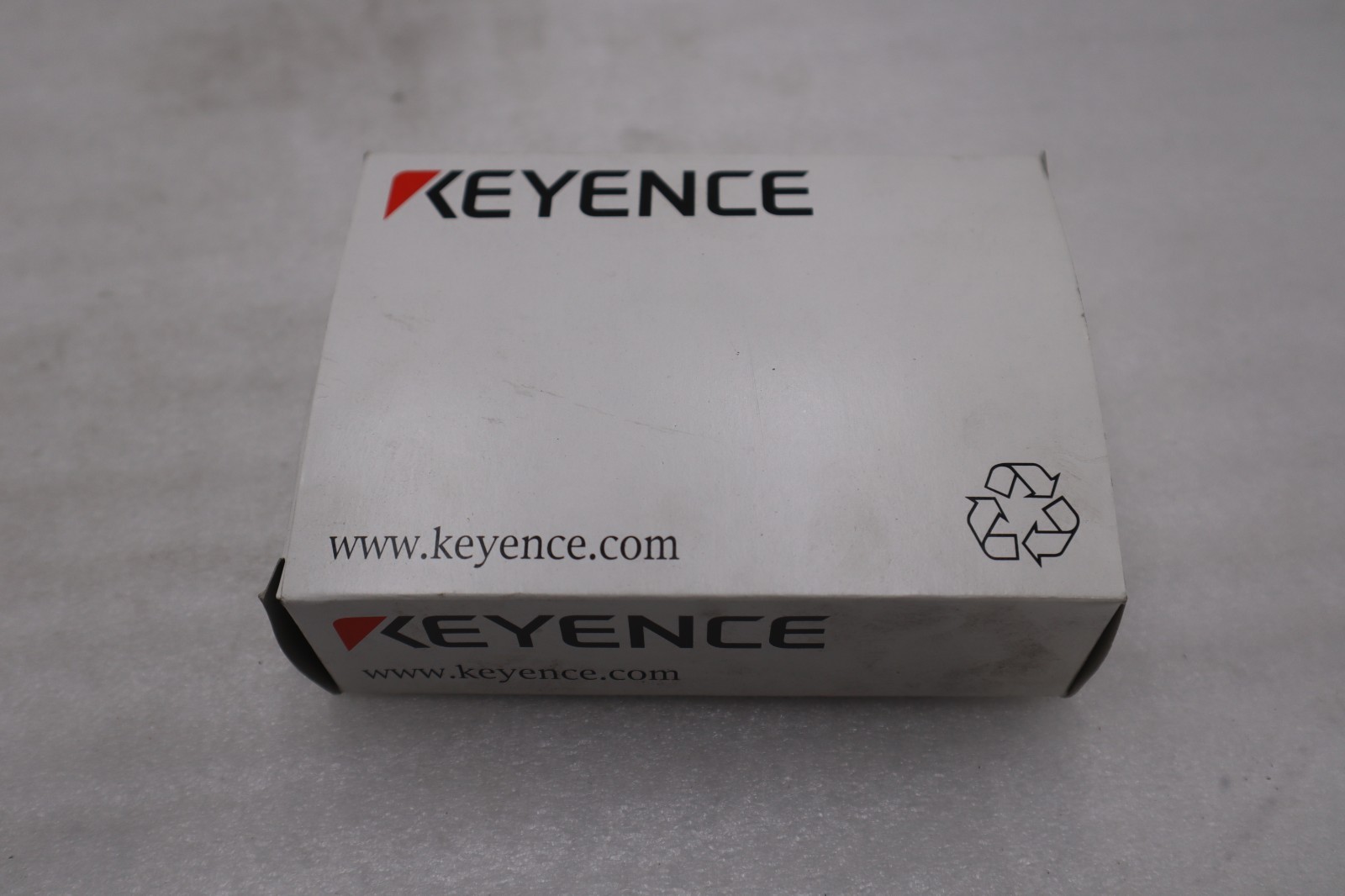 Used NEW OPEN BOX Keyence IL-1000+++   Sensor STOCK GF289A