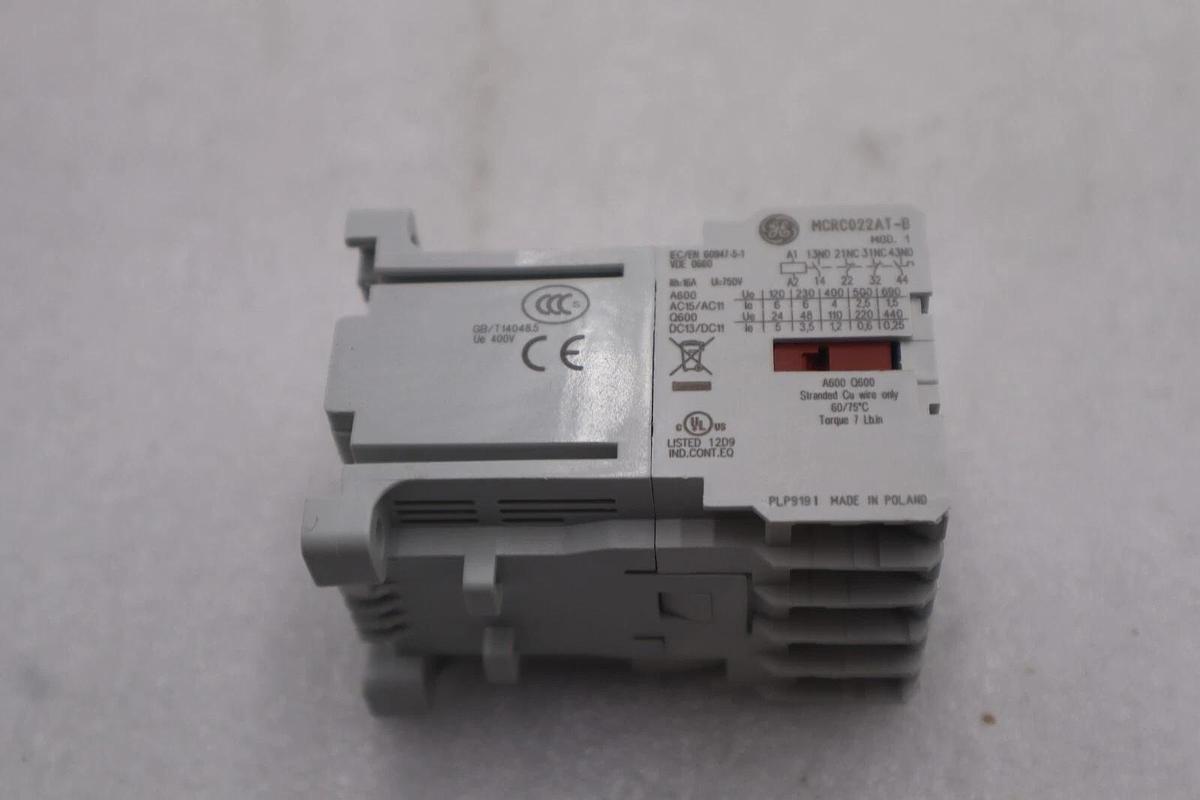 NEW OPEN BOX General Electric MCRC022ATL Auxiliary Relay STOCK K-3380
