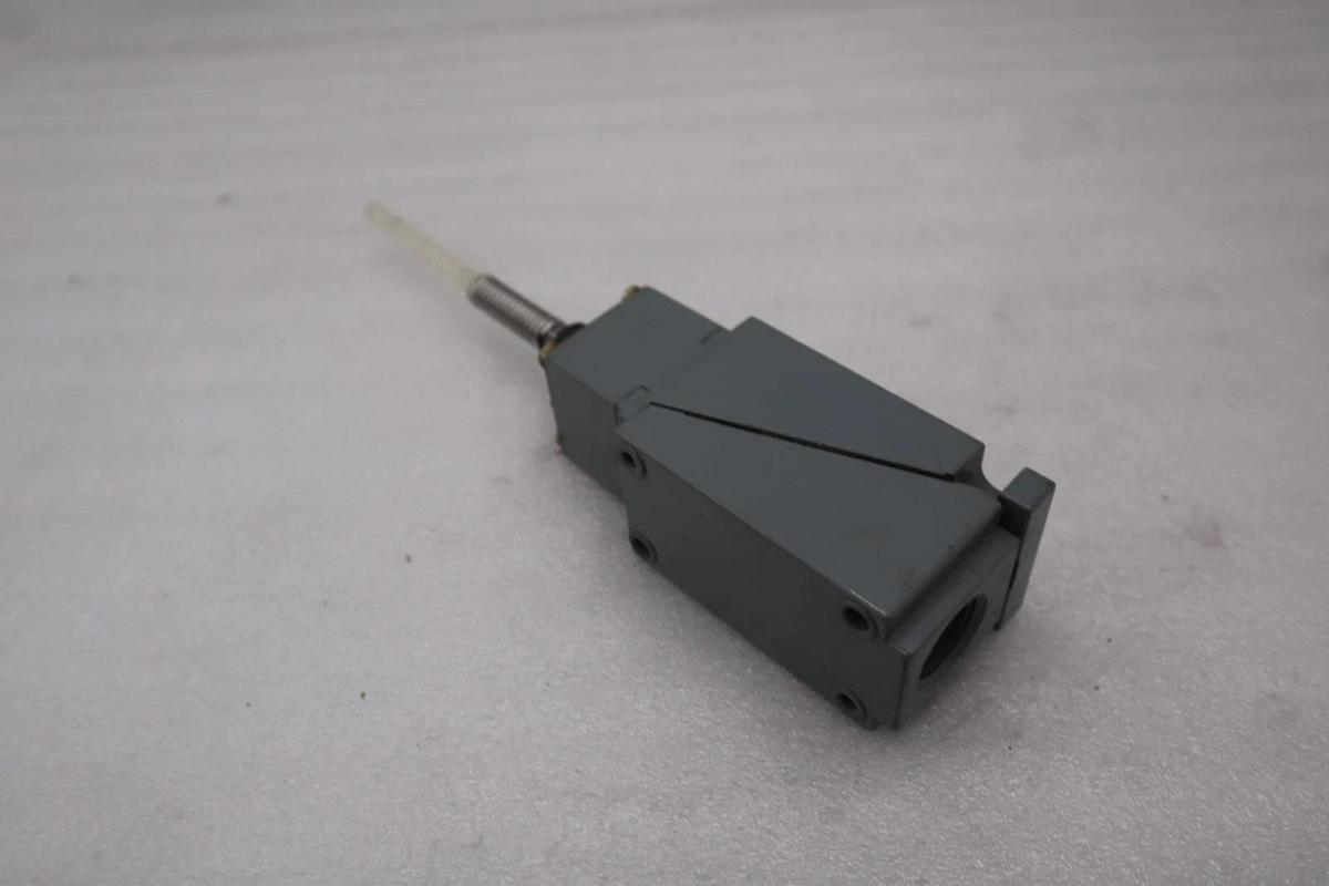 ALLEN-BRADLEY OIL TIGHT WOBBLE STICK LIMIT SWITCH 802T-WSP SERIES H NEW #GF-710A