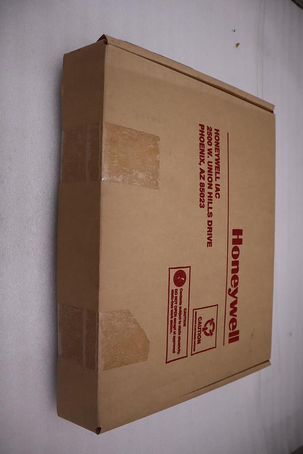 Used NEW OPEN BOX Honeywell 30731673-501 Core Memory Card PLC Rack Circuit Board G647