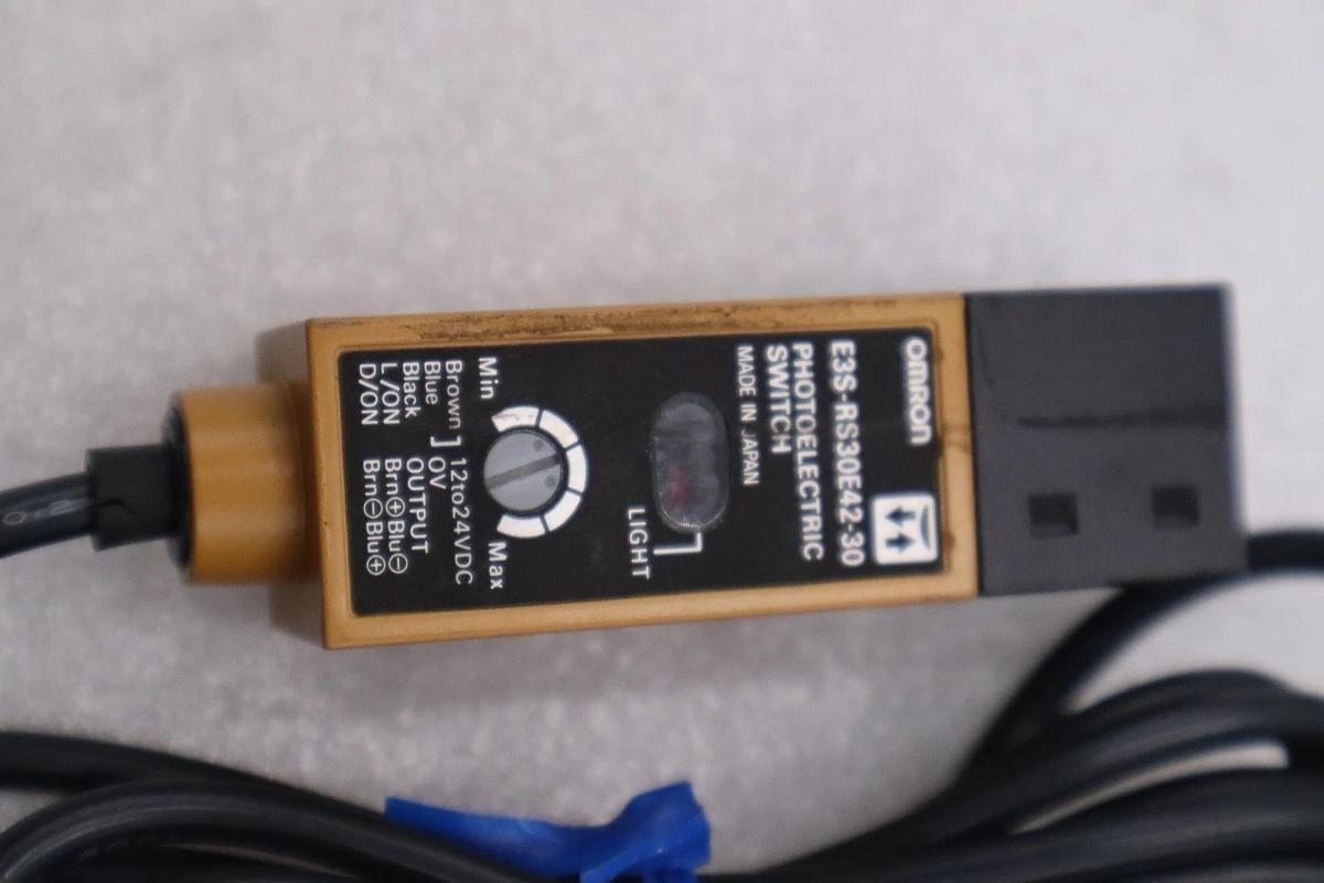Used Omron E3S-RS30E42-30 Photoelectric Switch 12-24v-dc STOCK H1474A