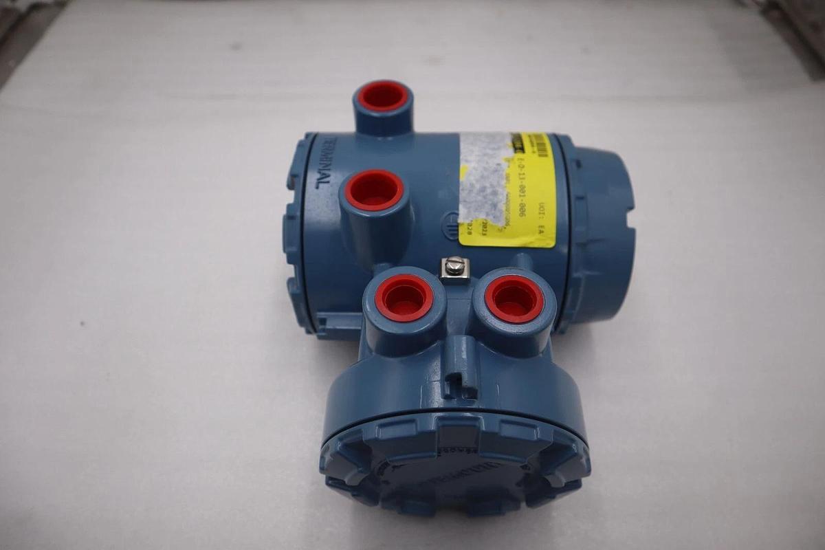 NEW OPEN BOX Emerson Rosemount Oxymitter 4000 6A00095G06 90-250VAC 50/60Hz G699