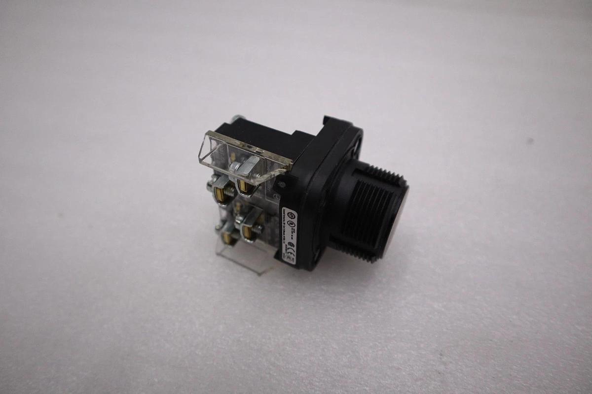 AB Allen Bradley Black Push Button 800H-AR2A Ser. F NEW OPEN BOX STK H1249A