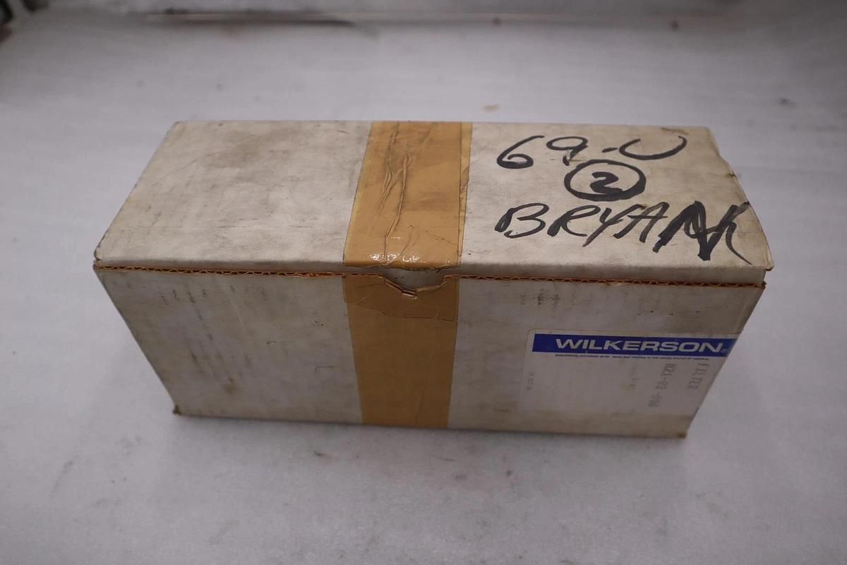 Used NEW WILKERSON M21-03-000 COALESCING FILTER M21-03-000 STOCK 6067