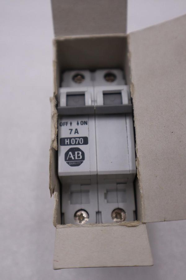 ALLEN BRADLEY 1492-CB2H070 SER. B 480VAC 7A STOCK H859A