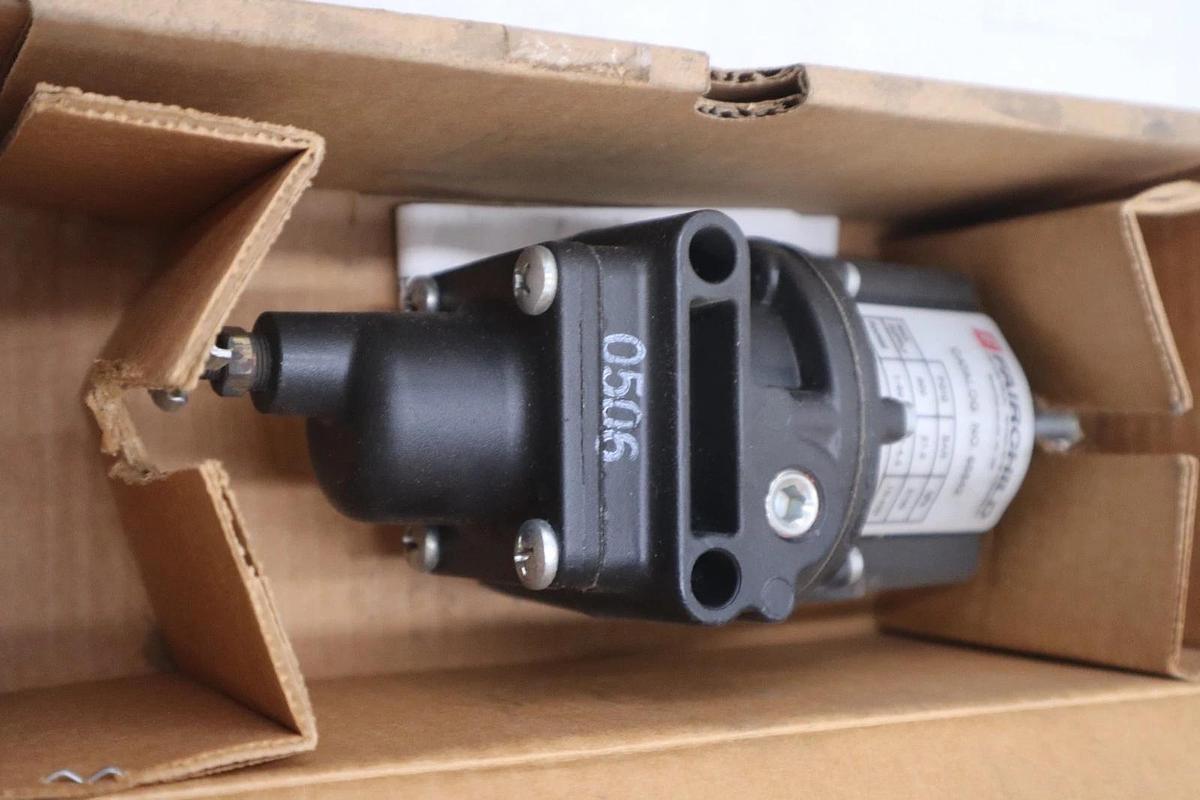 NEW OPEN BOX FAIRCHILD 65842 REGULATOR STK GF89A