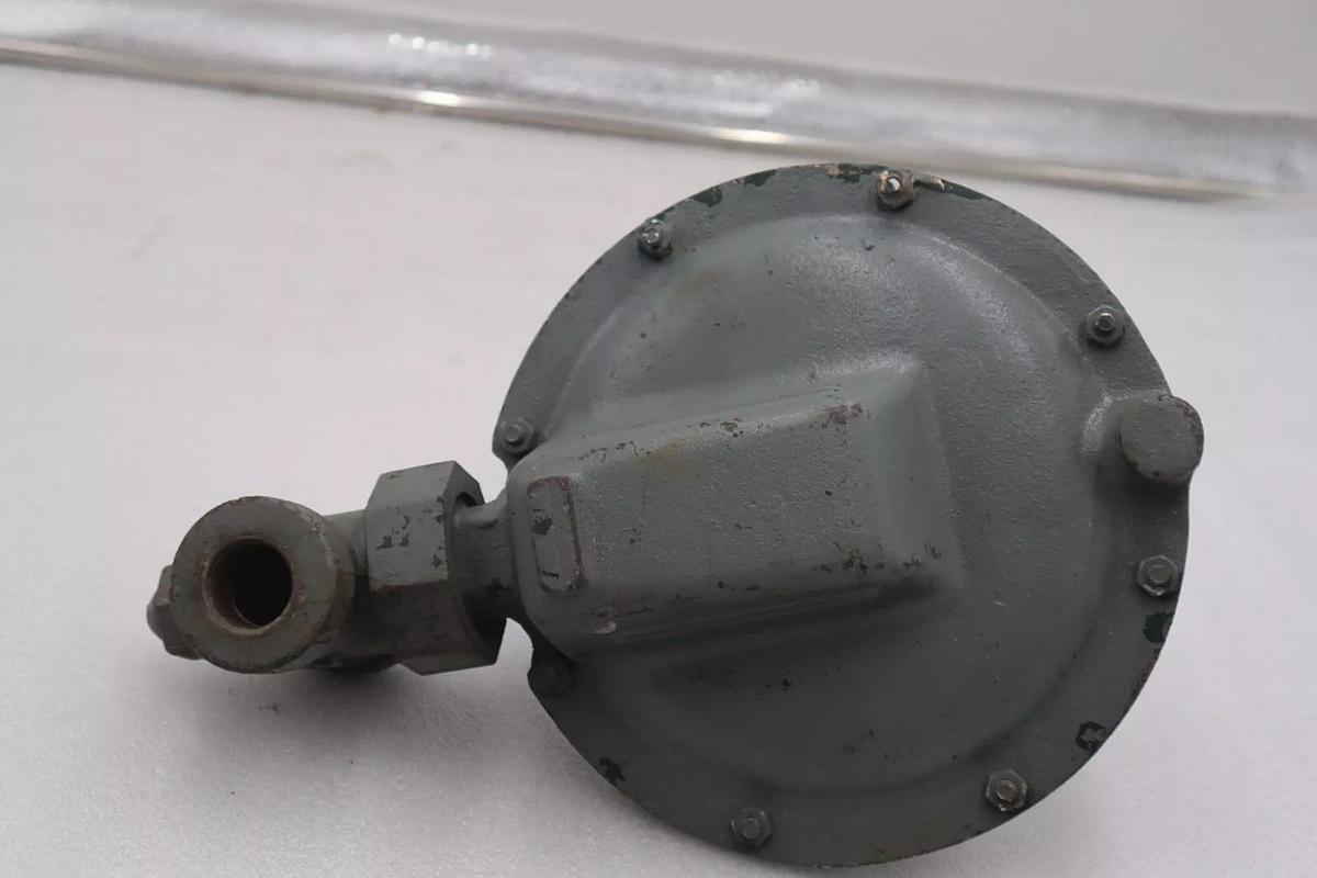 Used Fisher Governor Series Pressure Regulator Type 739C7 Outlet 7-12" WC #3640