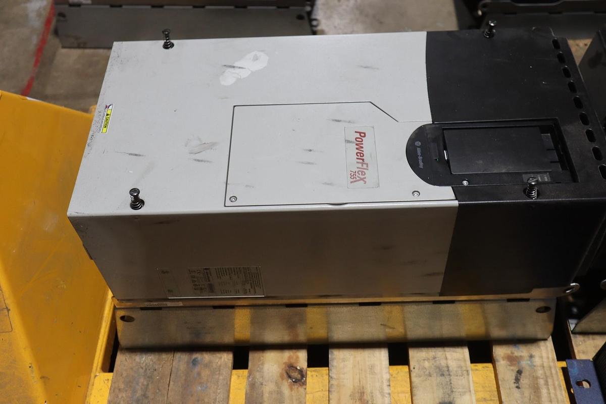 Used ALLEN BRADLEY Powerflex 755 20G1AND125JN0NNNNN 480V 100HP DRIVE VFD #CC103