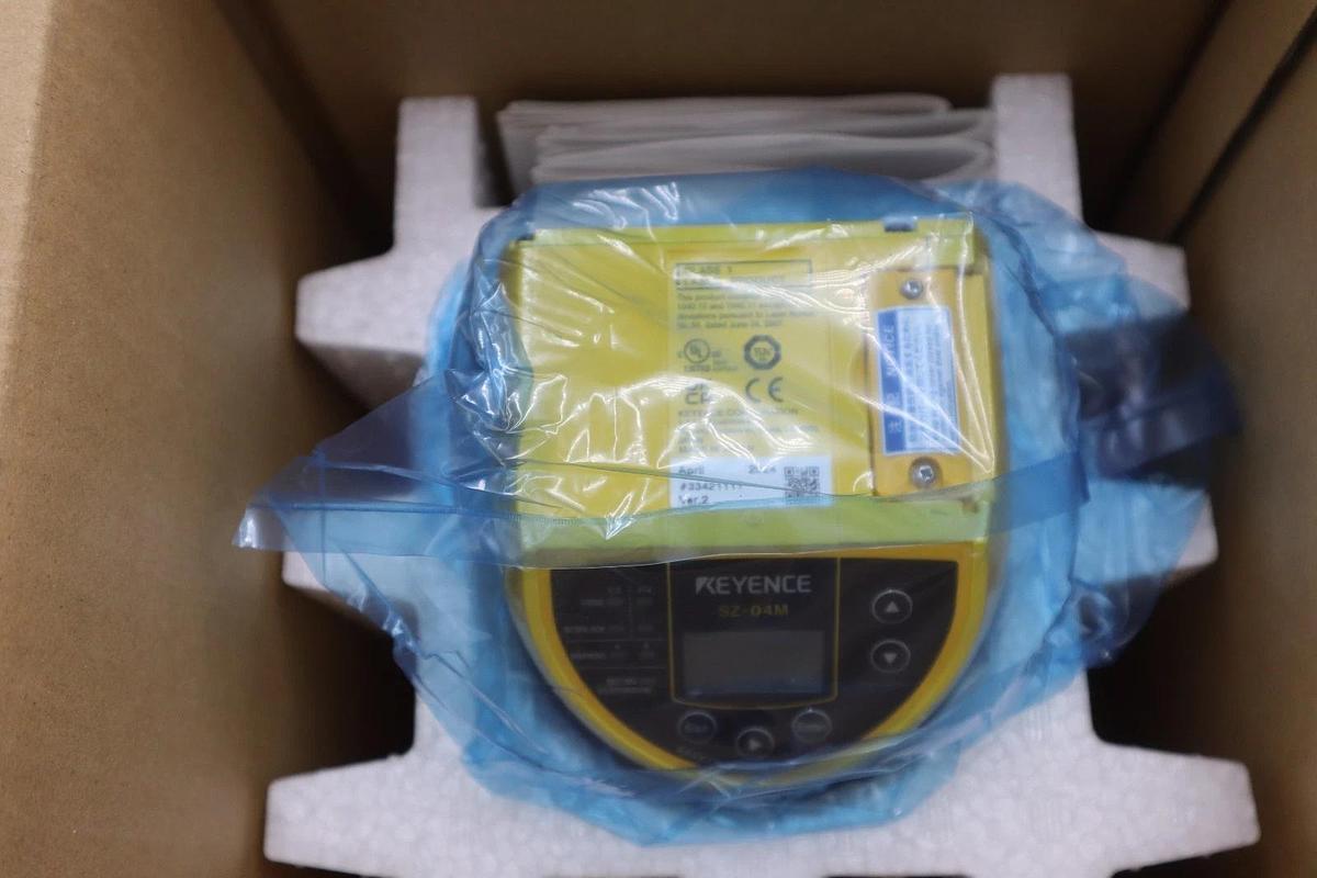 KEYENCE SZ-04M SAFETY LASER SCANNER SZ04M NEW IN BOX STOCK 1401CC