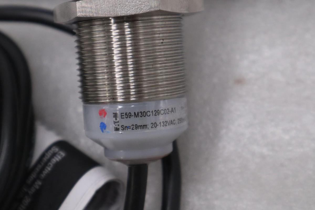 Used NEW OPEN BOX Eaton E59-M30C129C02-A1 iProx Programmable Proximity Sensor -5632CC