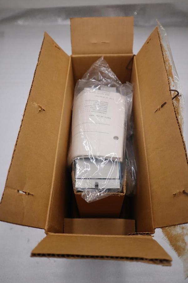 Used ACROMAG ALARM RELAY 160A-20-DH-NP-1 MAX AMBIENT: 70 DEGREES CELCIUS NEW #G331