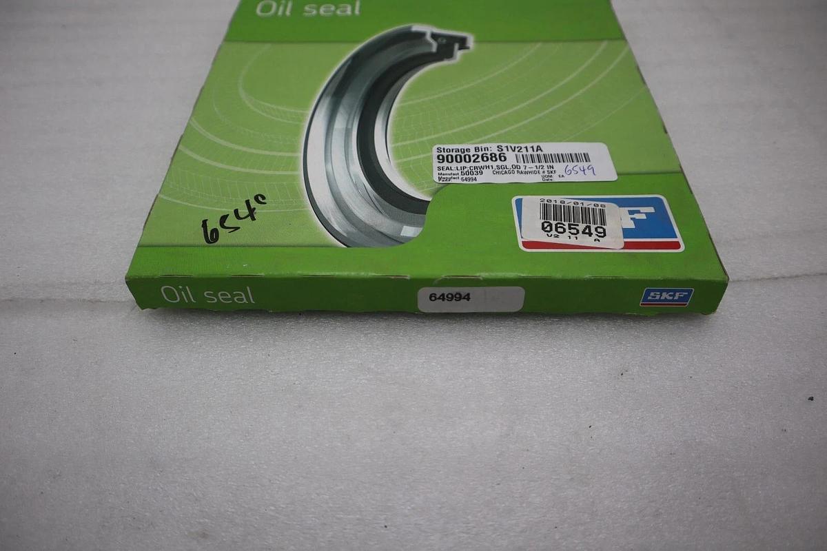 Used NEW Chicago Rawhide CR-64994 Oil Seal STOCK 5665A