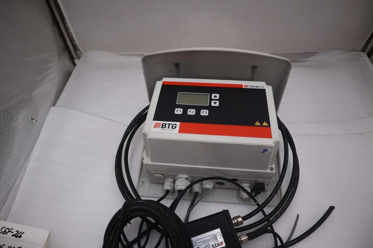 Used BTG CPM-1300 PH/Q0/M1/S2/H3/C10 COMMUNICATION CONSISTENCY TRANSMITTER # SGF226