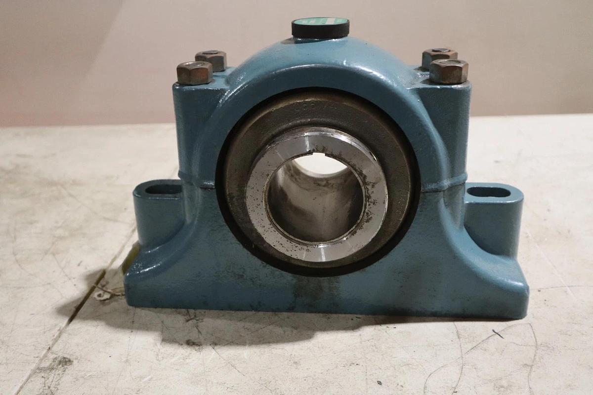 Used NEW DODGE P2B-SD-215E 066266 2-15/16" PILLOW BLOCK ROLLER BEARING - STOCK CC-52