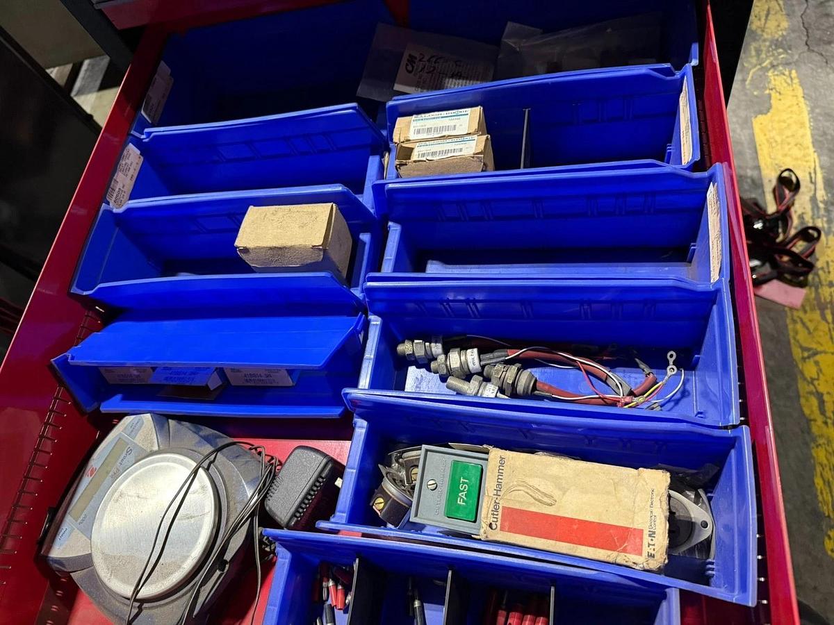 Used VIDMAR STYLE 9 DRAWER CABINET  (NO CONTENTS)