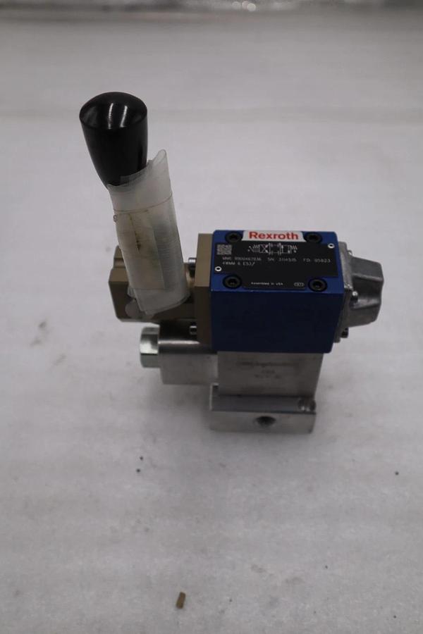 NEW OPEN BOX  REXROTH R900467936  DIRECTIONAL VALVE 4WMM6E53 STK CC185