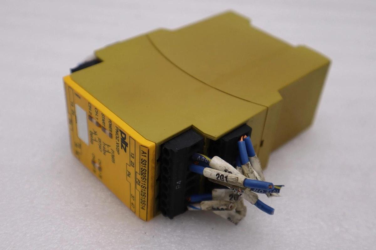 Used PILZ 777504 Safety Relay PNOZ XV2P 0.5/24VDC 2N/o 2N/o STOCK H1825