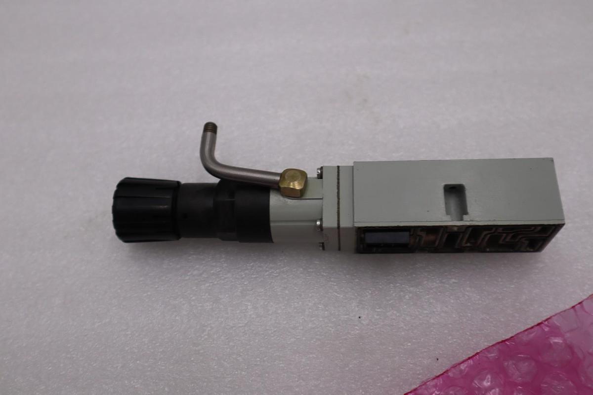 Used NEW OPEN BOX Numatics 061RS700J000000 Solenoid Valve Regulator STK H1521A