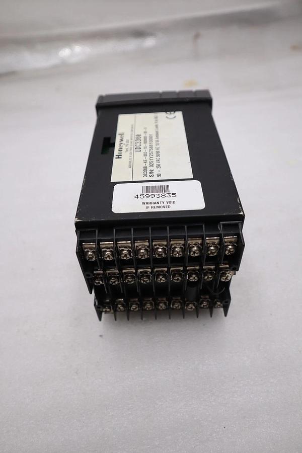 HONEYWELL UDC3300 DC330B-KE-003-10-000000-00-0 TEMPERATURE CONTROLLER #H548A