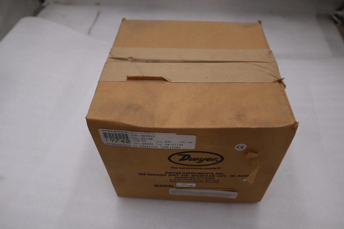 Used NEW Dwyer 1638-2 Pressure Switch STOCK SGF145