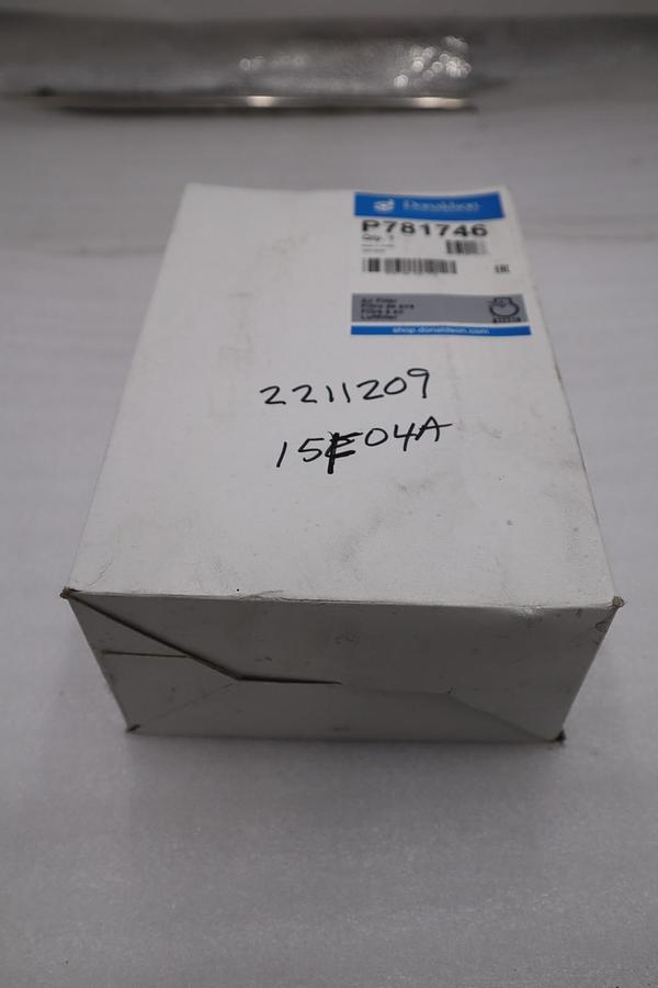 Used NEW OPEN BOX DONALDSON P781746 AIR FILTER STK H335