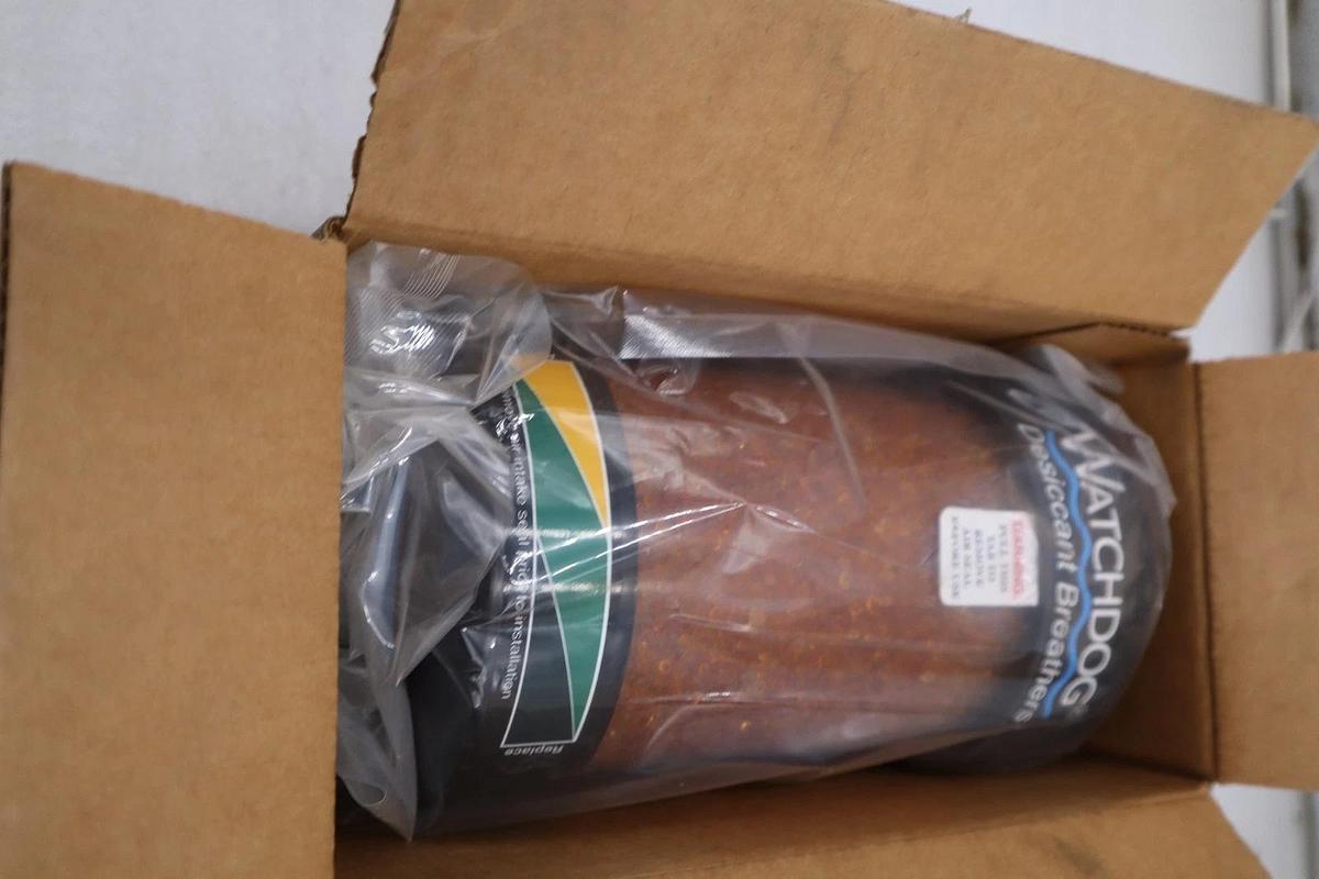 NEW OPEN BOX Trico 39102 Watchdog Desiccant Breather STOCK GF438