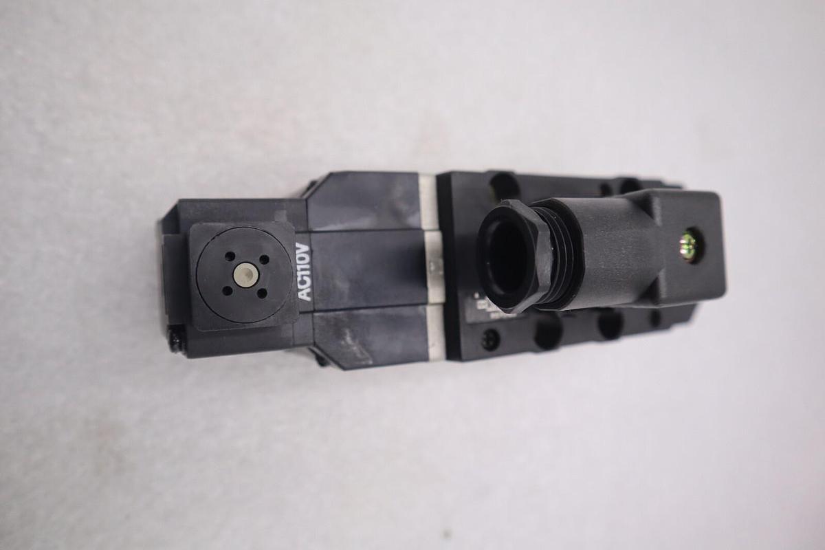 Used SMC VS7-8-FG-S-9Z / VS78FGS9Z (BRAND NEW) 10 AVAILABLE K-2542