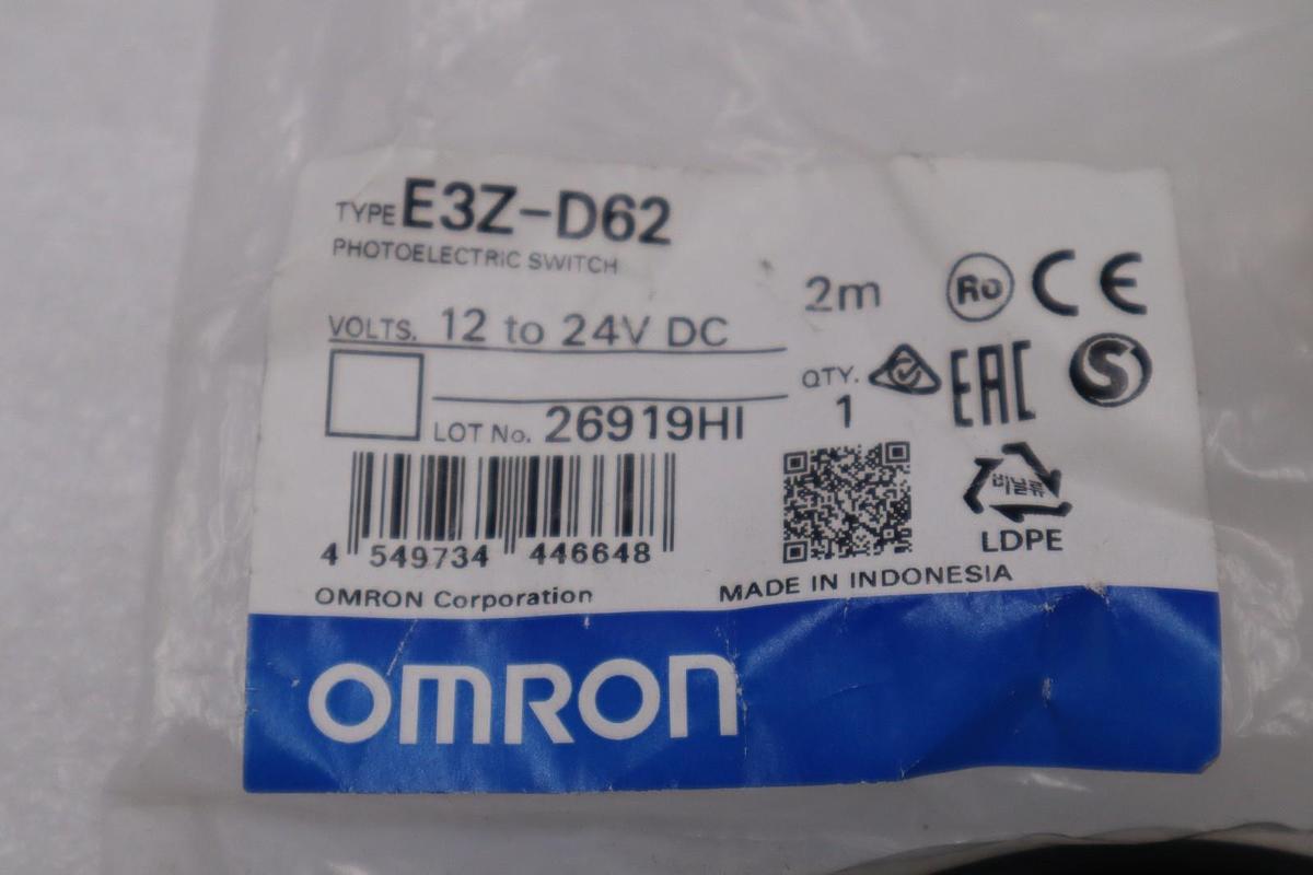 Used NEW OPEN BOX OMRON E3Z-D62 E3ZD62 Photoelectric Switch STOCK H1252A