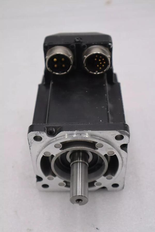 Used Allen Bradley MPL-B310P-MJ22AA Servo Motor 5000 Rpm 460 Volts STOCK 529-B