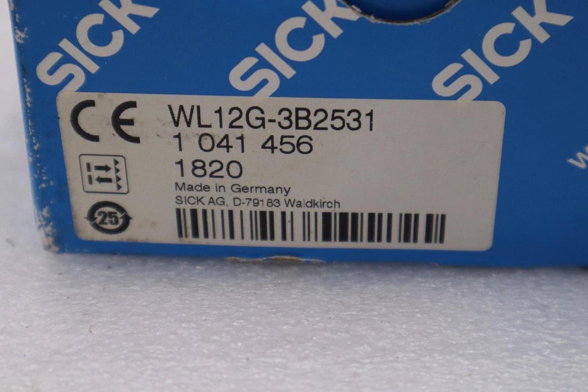 NEW IN BOX SICK D-79183/ WL12G-3B2531 Scanner Red Light STOCK H712A