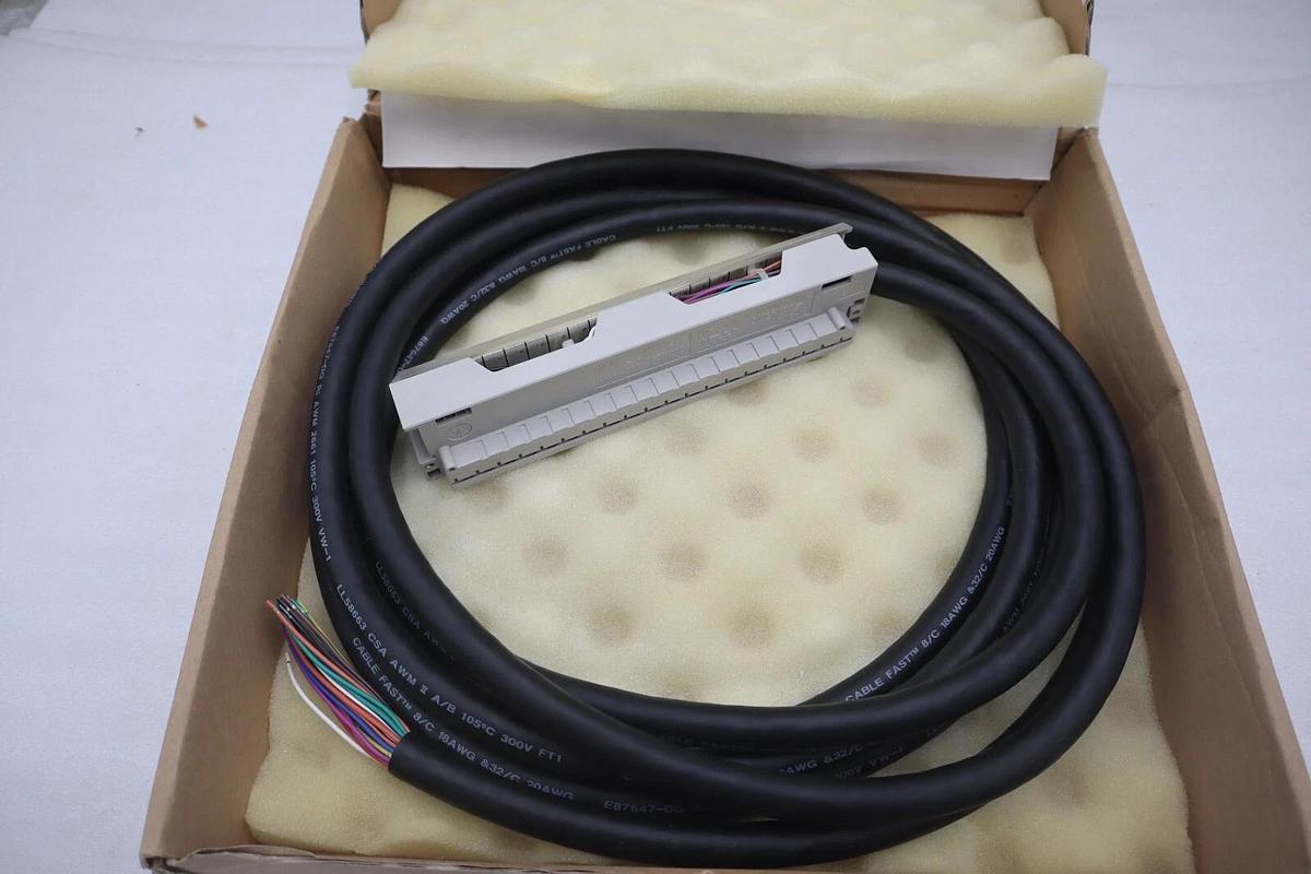 Used SCHNEIDER ELECTRIC 140XTS10215 / 140XTS10215 (NEW IN BOX) STOCK G673