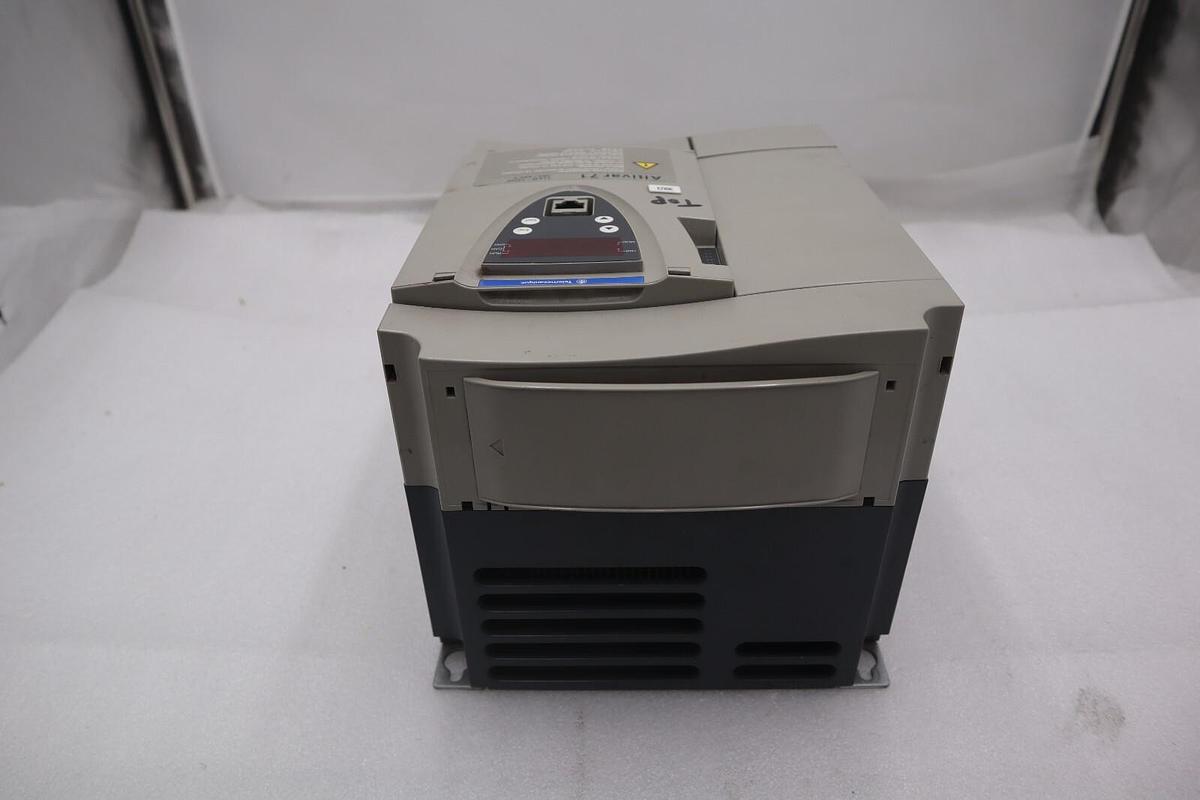 Used NEW SCHNEIDER variable speed drive ATV71HD11N4Z 15 HP STOCK 2313-C