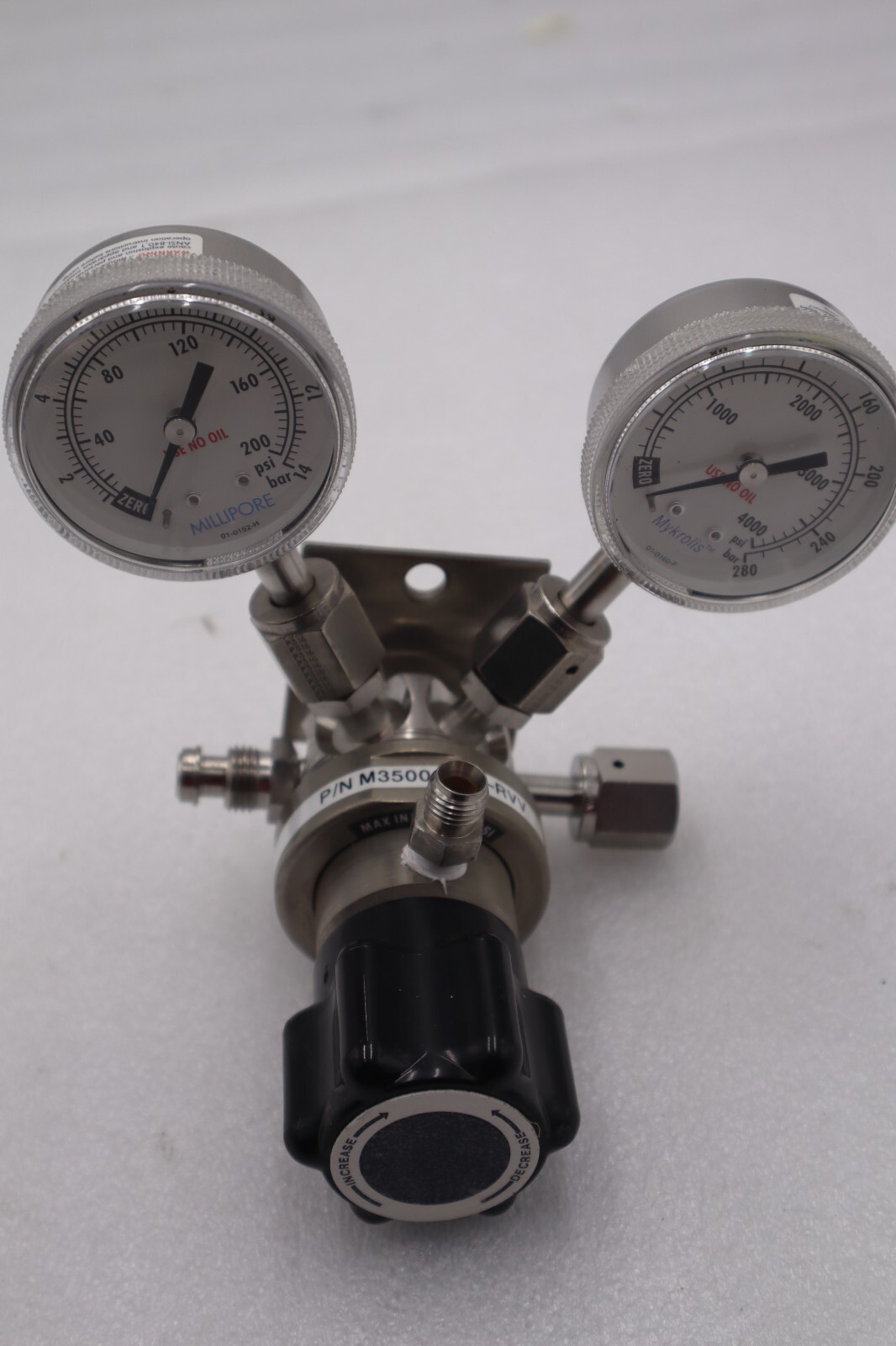 MILLIPORE 01-0152-H 200 PSI BAR PRESSURE GAUGE STOCK #K-1542A