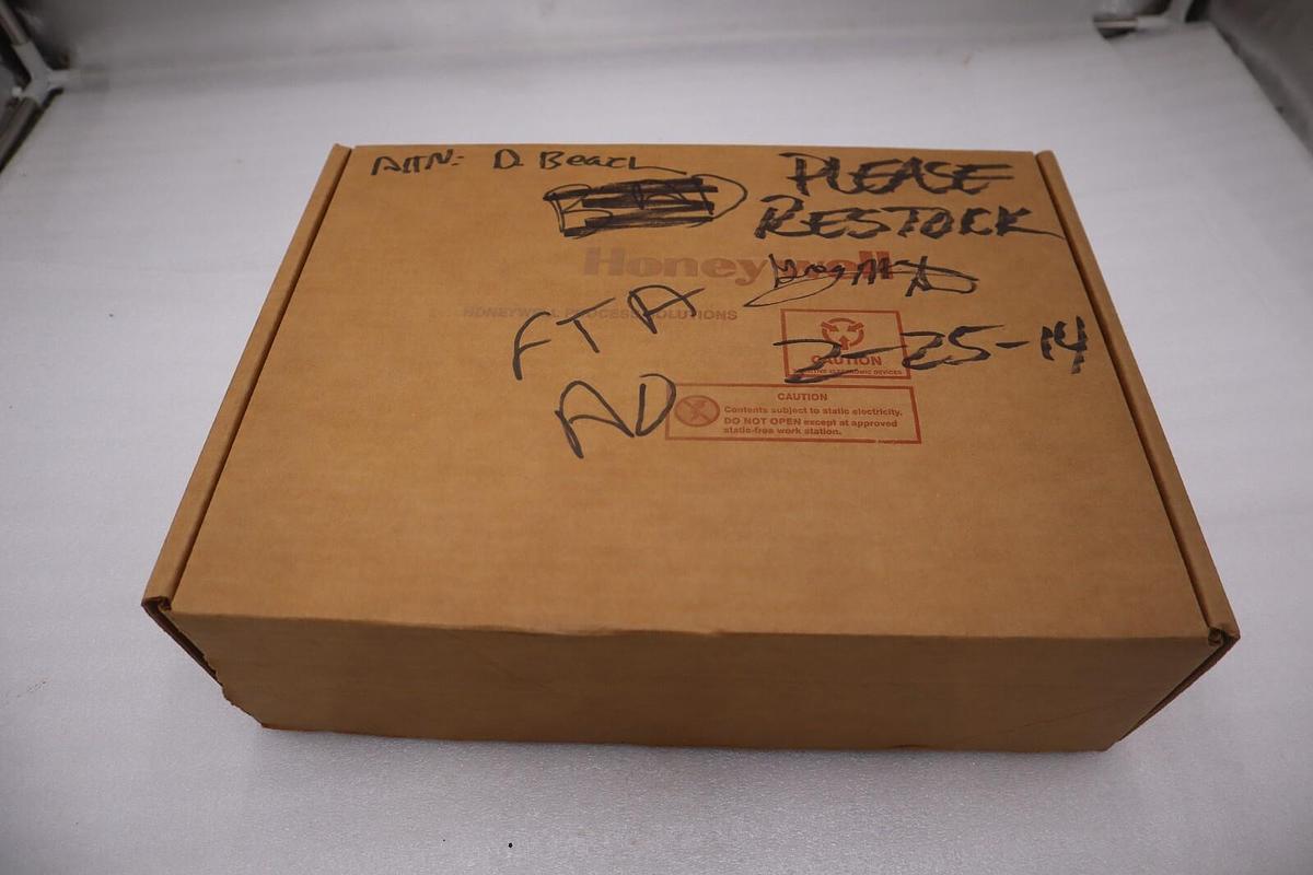 NEW HONEYWELL 51204172-175 Digital Output Module STOCK G118A
