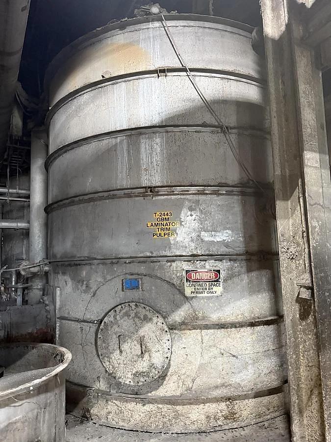 Used 11,500 GALLON 12' DIAMETER X 14' TALL CYLINDER SHAPE TANK 316L STAINLESS STEEL