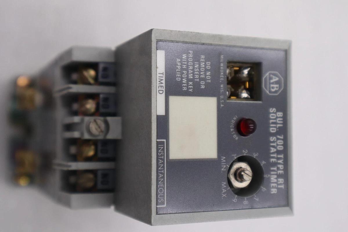 Used ALLEN BRADLEY 700-RT20N200A1 SERIES B STOCK 5517