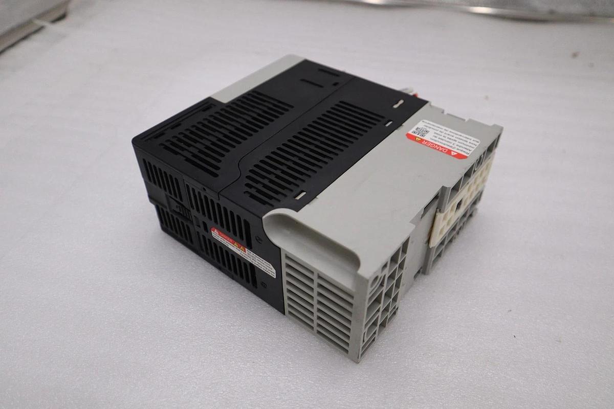 Used USED ALLEN BRADLEY 25B-D2P3N104 POWERFLEX 525 SER. A 1.0HP 25BD2P3N104 #H1818