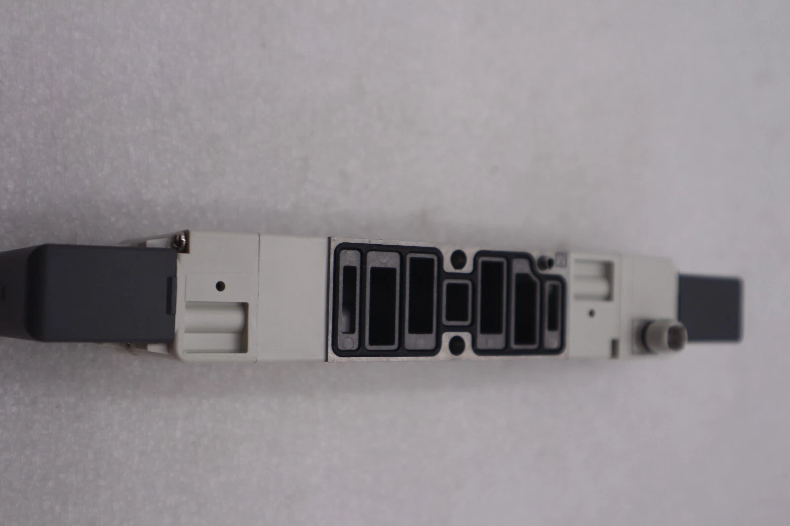 NEW SMC VSS8-4-FJG-D-3VZ STOCK 2737