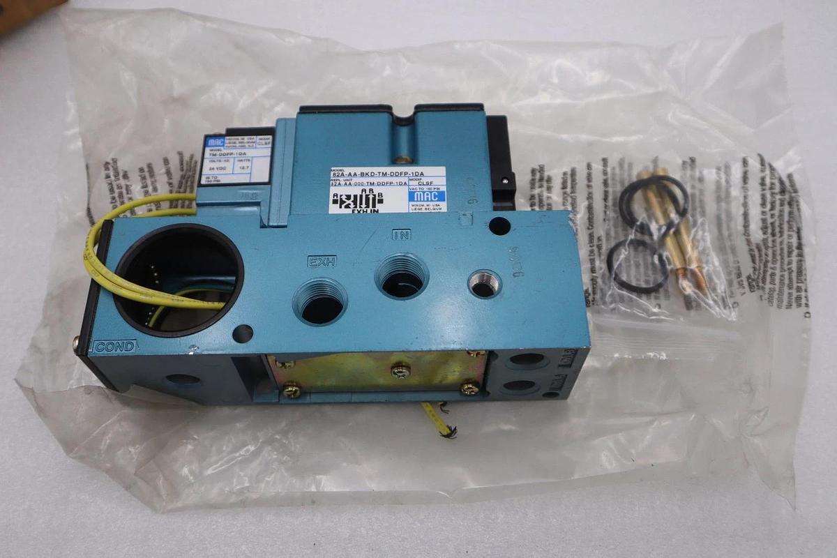 Used MAC 82A-AA-BKD-TM-DDFP-1DA 24VDC 150PSI - STOCK GF259A