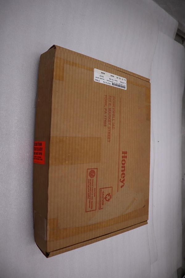 NEW Honeywell PCB Data Control Assy No. 4DP7APXDH233 (A) FW REV (A) STOCK G47