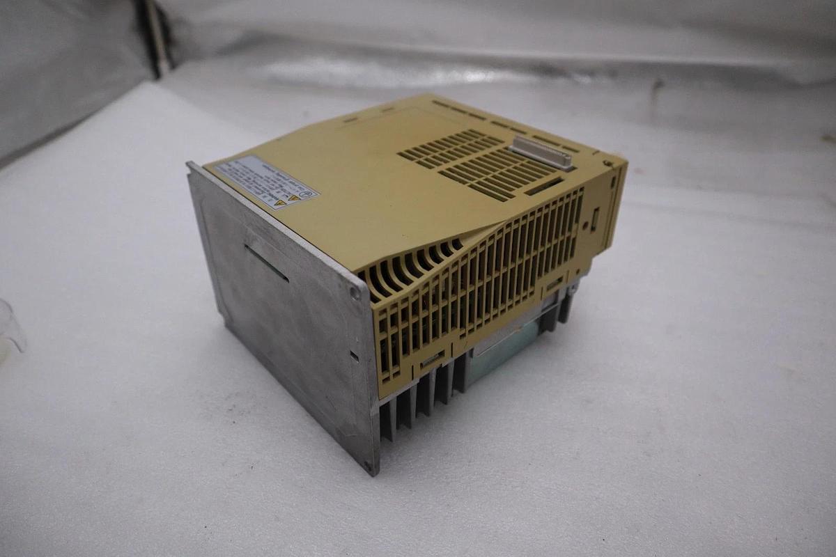 Used YASKAWA ELECTRIC SGDH-15DE 380-480V 4.8A NSNP STOCK H1136