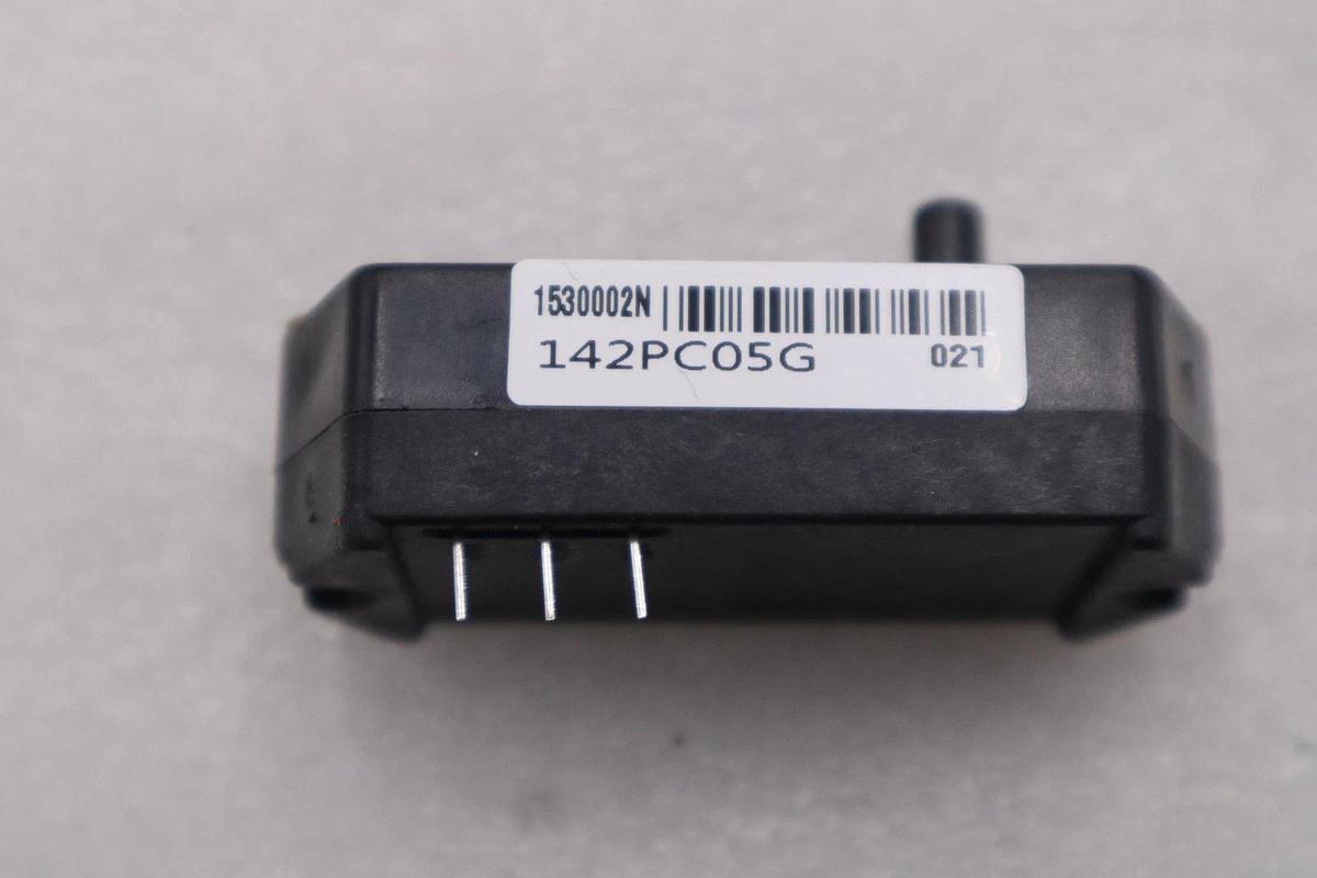 NEW OPEN BOX Honeywell 142PC05G Sensor Pressure Type Caliper STK H999A