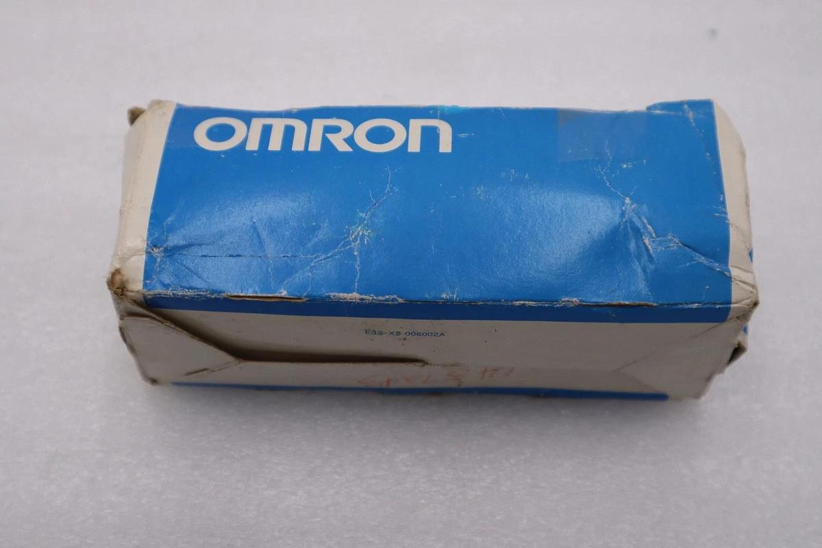 Used NEW OPEN BOX Omron E3S-RS30E42-30 Photoelectric Switch 12-24v-dc STOCK H1318A